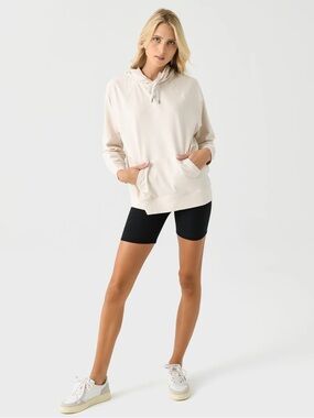 Vuori Woman’s Halo Oversized Hoodie Cream Pullover Hoodie Heathered Milkweed L